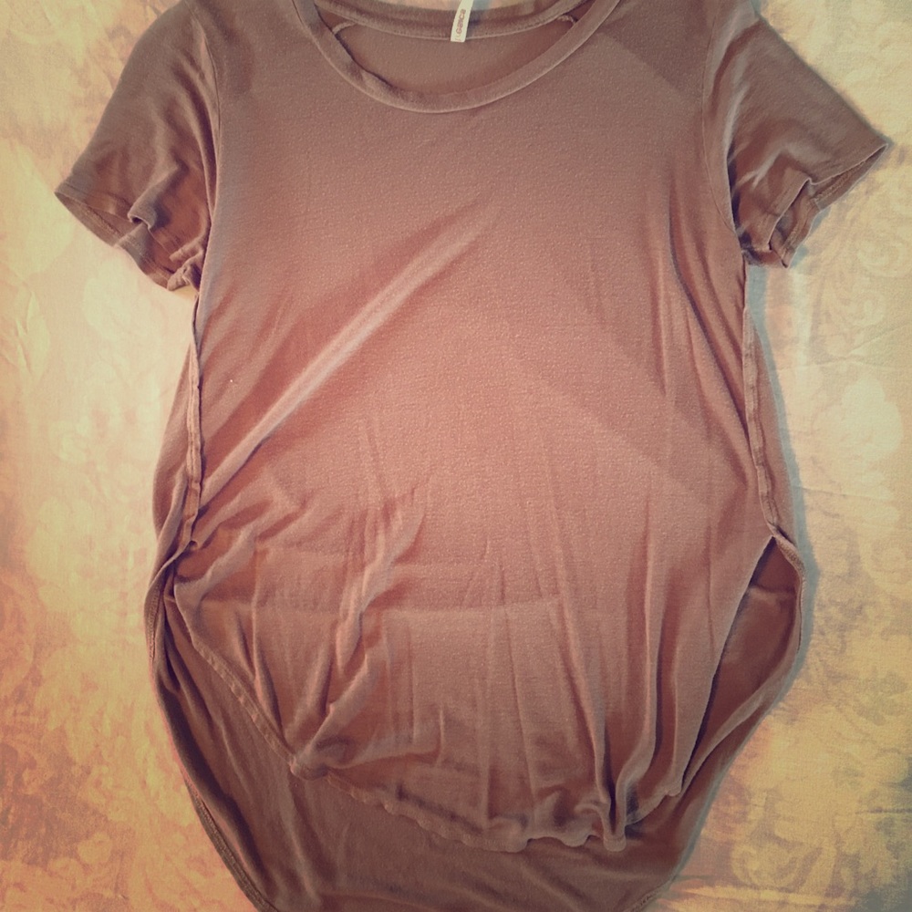 Scoop tee